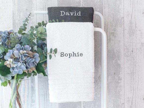 x-personalised-embroidered-towels-merci-maman-800x600